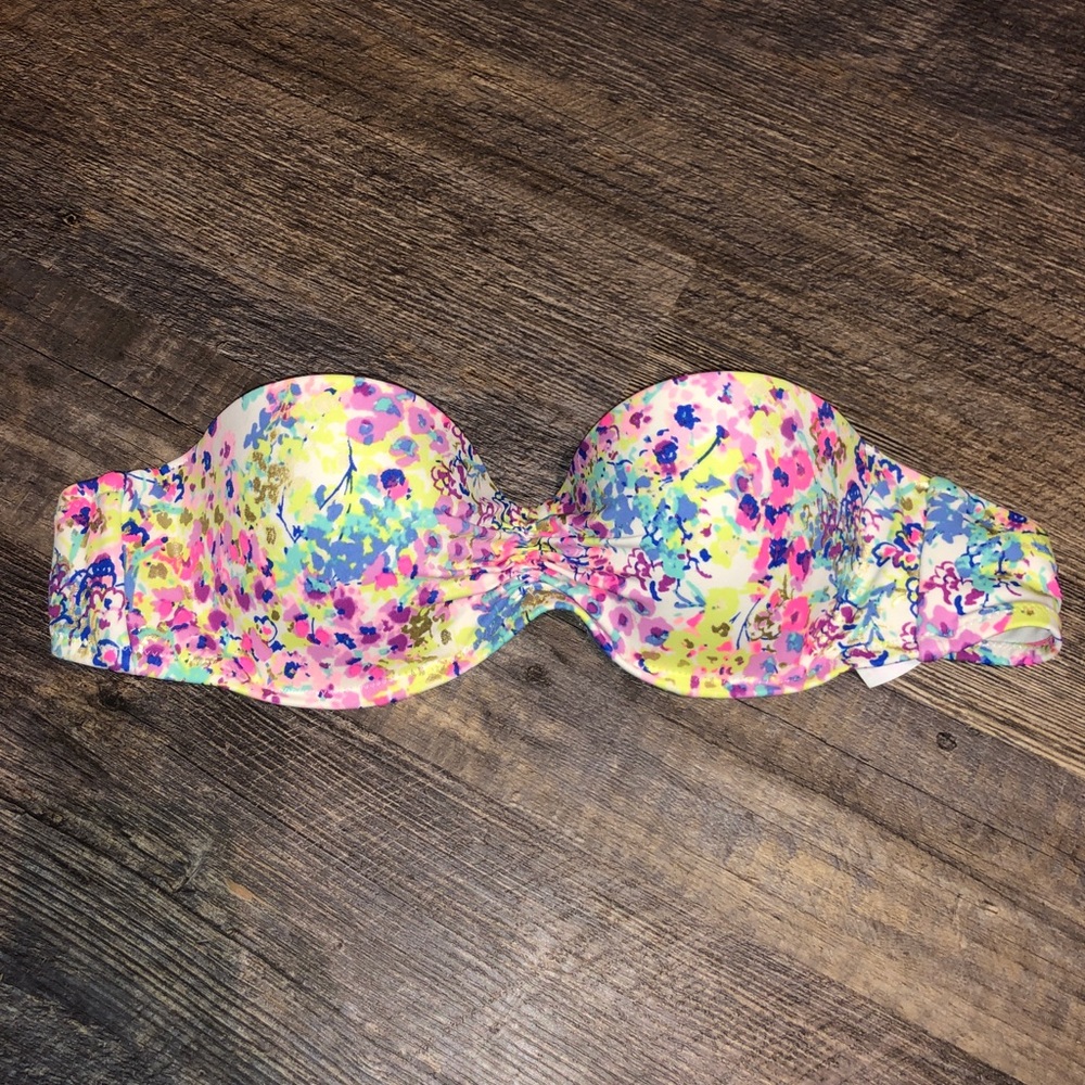 Victoria’s Secret bikini top